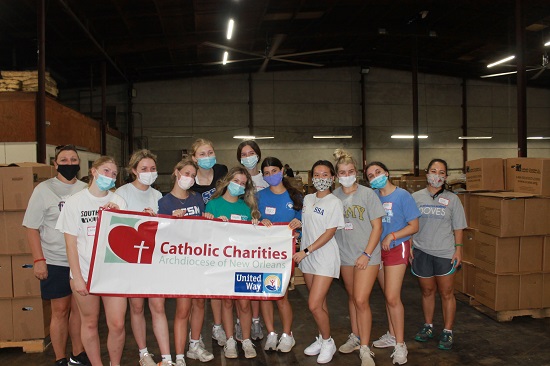 SSA Students Volunteer at Food for Seniors